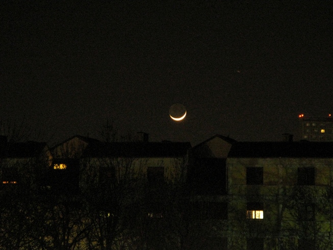 Luna a barchetta